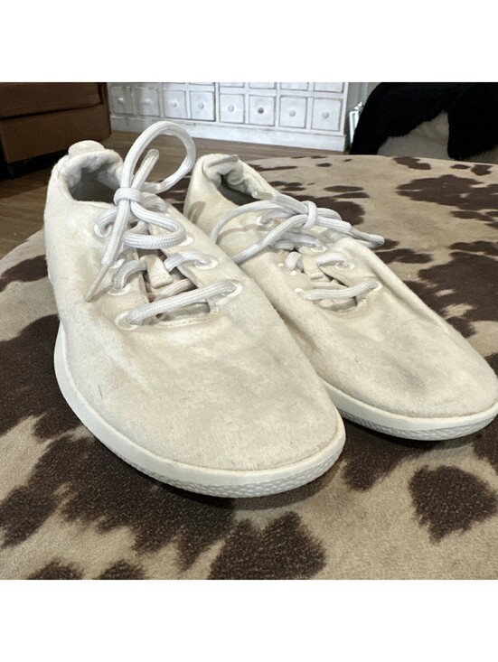 Allbirds Shoes - Allbirds Women’s Size 9 White Cream Running Tennis Shoes